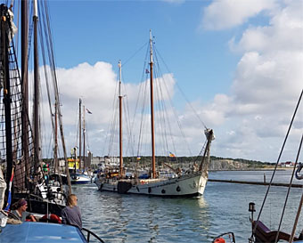 Utopia-Auslaufen-Terschelling-Lageschieber Jugendsegeln 2019