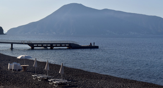 Leerer Strand auf Lipari